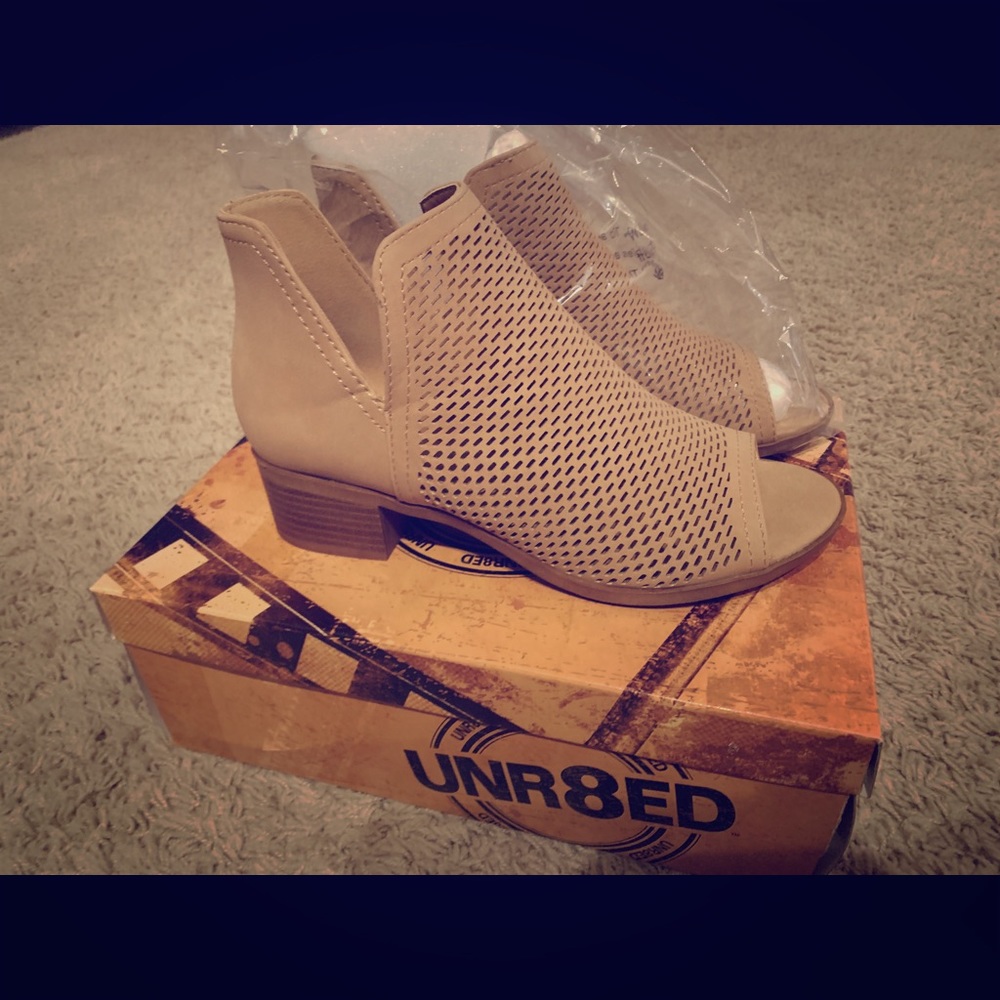 UNR8TED toeless tan botties